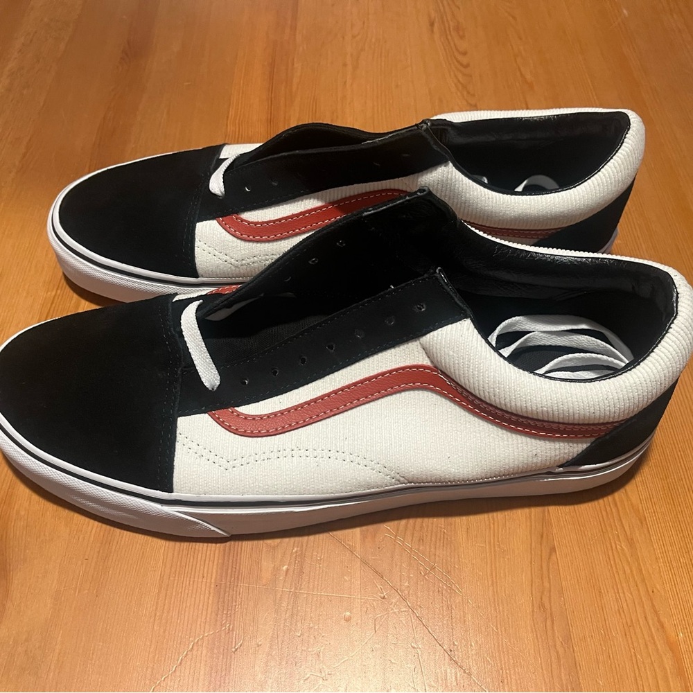 Vans Old Skool Mini Cord Men’s Size 13 Sneakers: White, Black, Red; New in Box